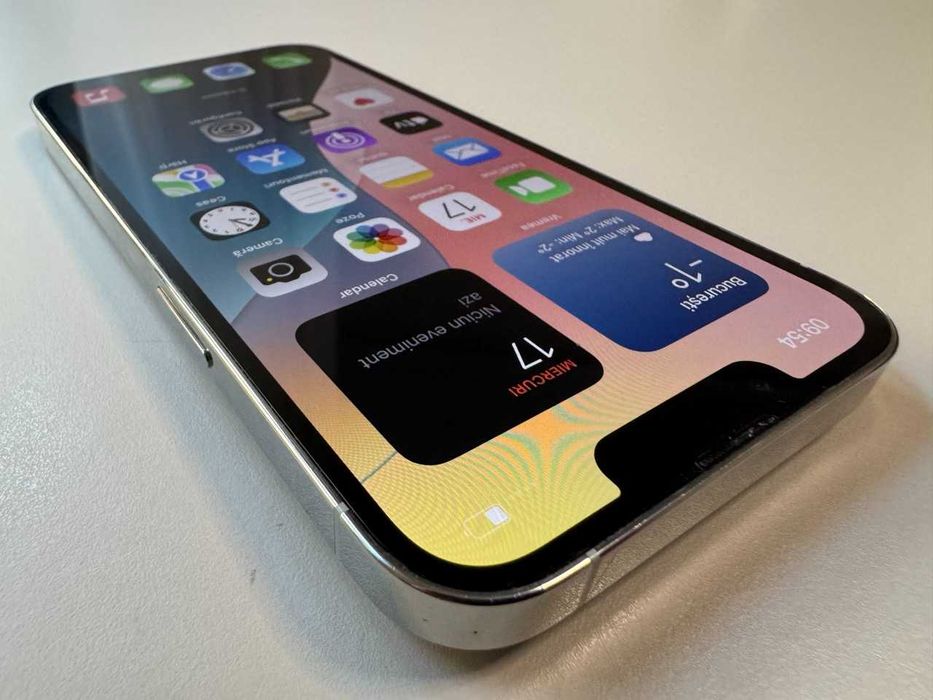  Apple / iPhone 13 Pro 128 Gb / Silver