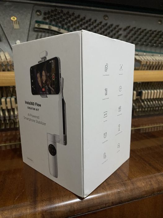 Продам Insta360 Flow (полный комплект)