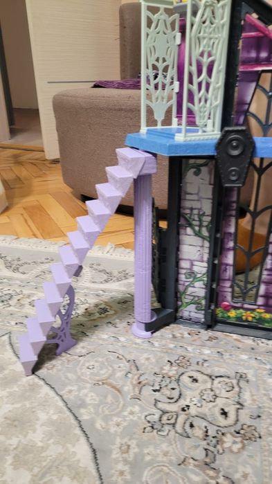 Школа Монстров Дэдлюкс