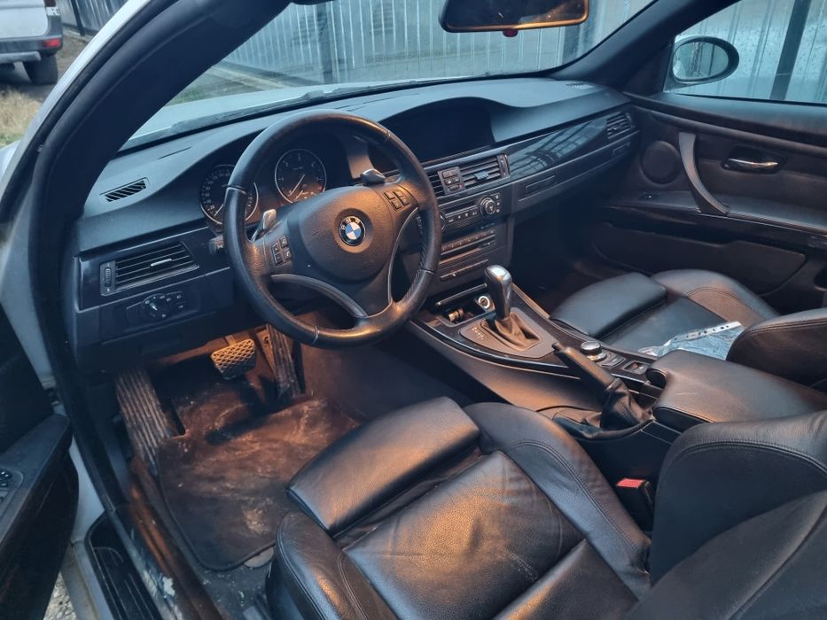 Dezmembrez BMW 330d cabrio