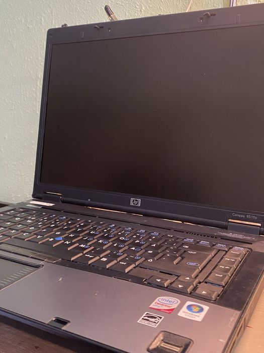 Vand laptop hp compaq 8510p