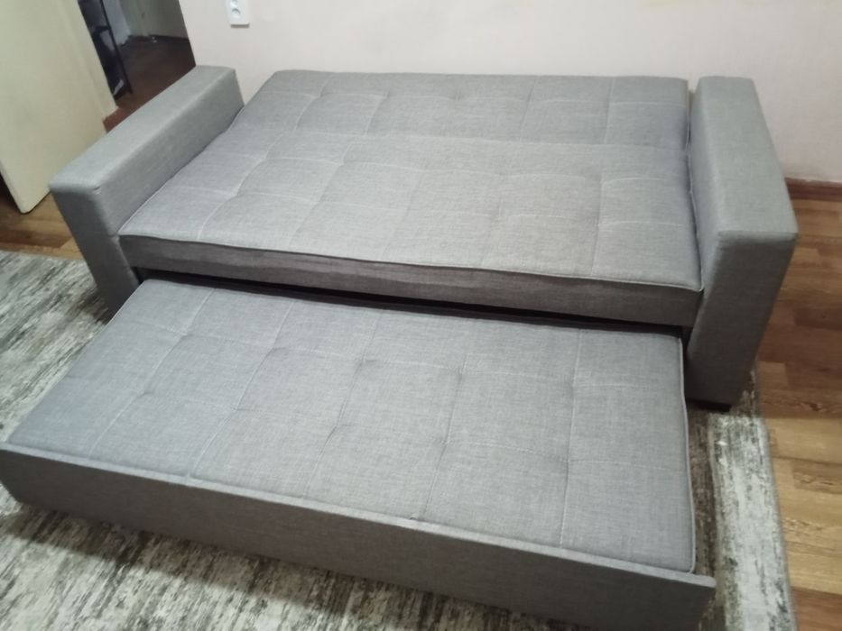 Диван кровать раскладной продается.