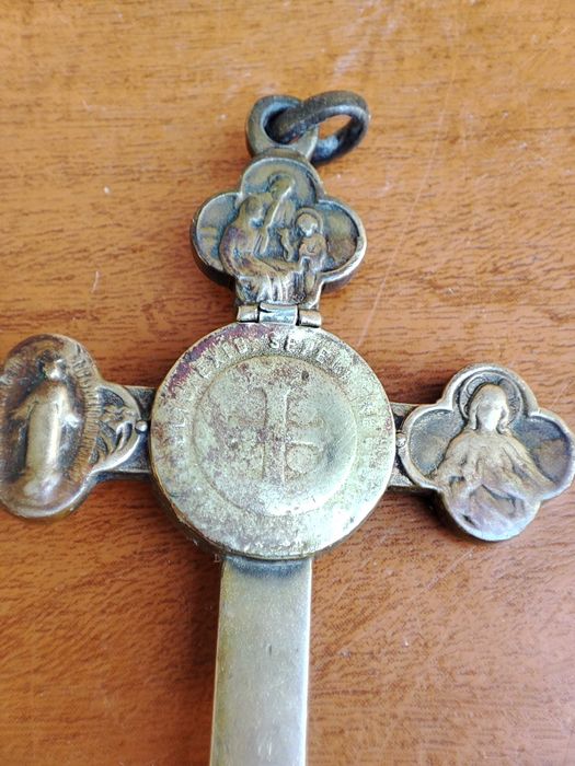 Pandantiv cruciuliță catolică