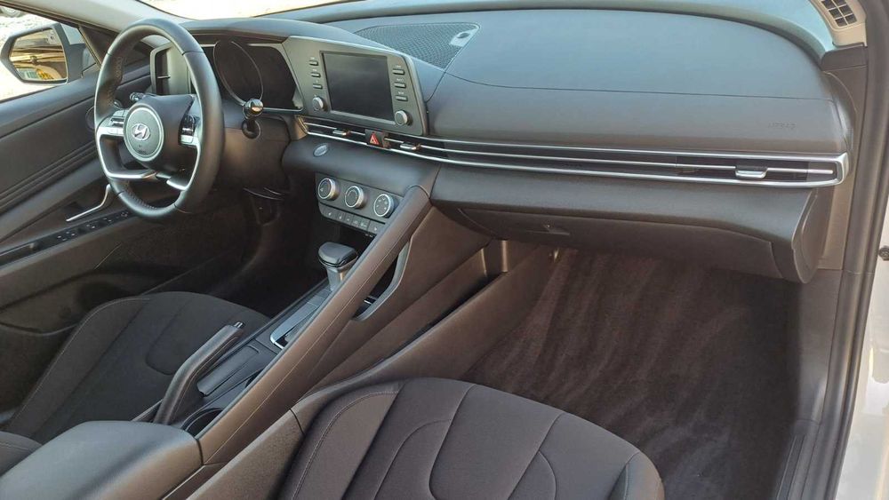 Hyundai Elantra хюндай елантра 2.0бензин 2023г.