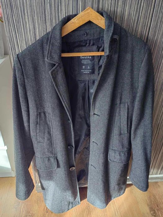 Две якета и едно палто