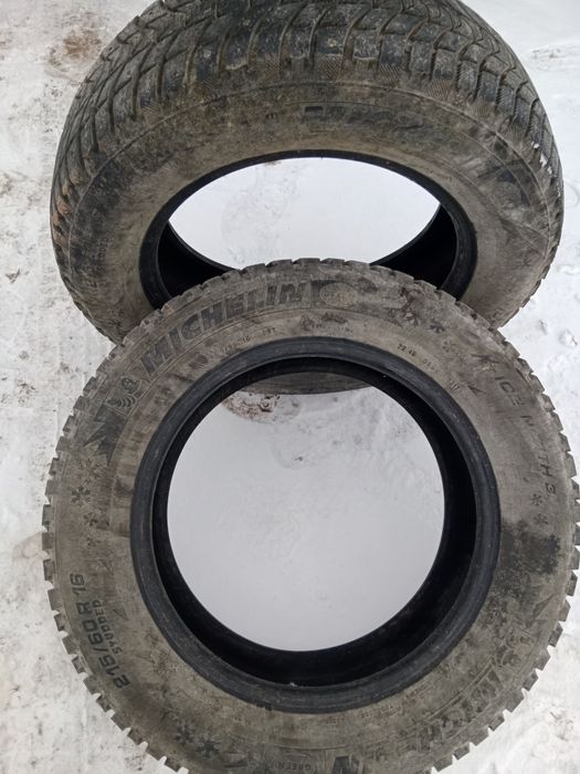 Продам зимние шиповние шиный