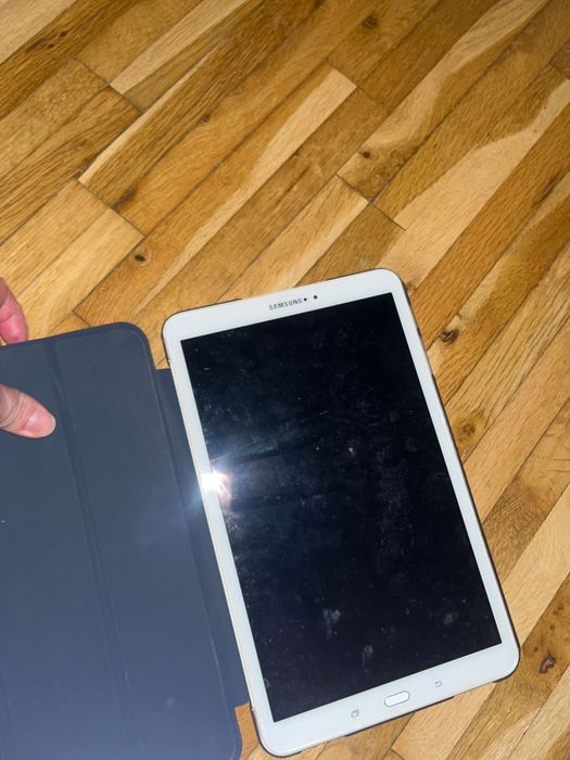 Samsung galaxy tab A t580 за части