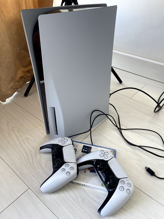 Sony PlayStation 5 + джостика 2 + игр 7 и диск