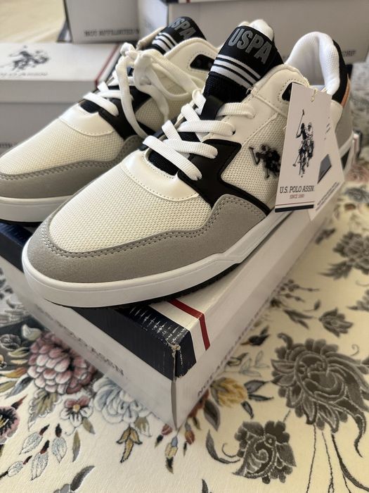 Продается кроссовки