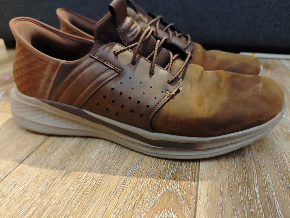 pantofi Skechers maro marimea 45