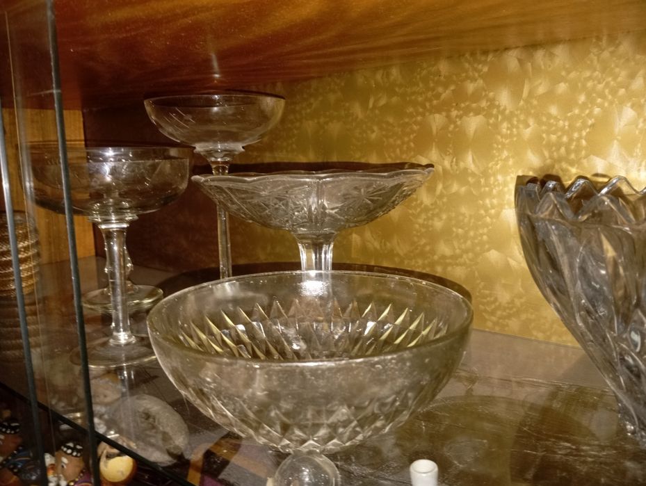 Конфетницы и под фрукты на ножке советские