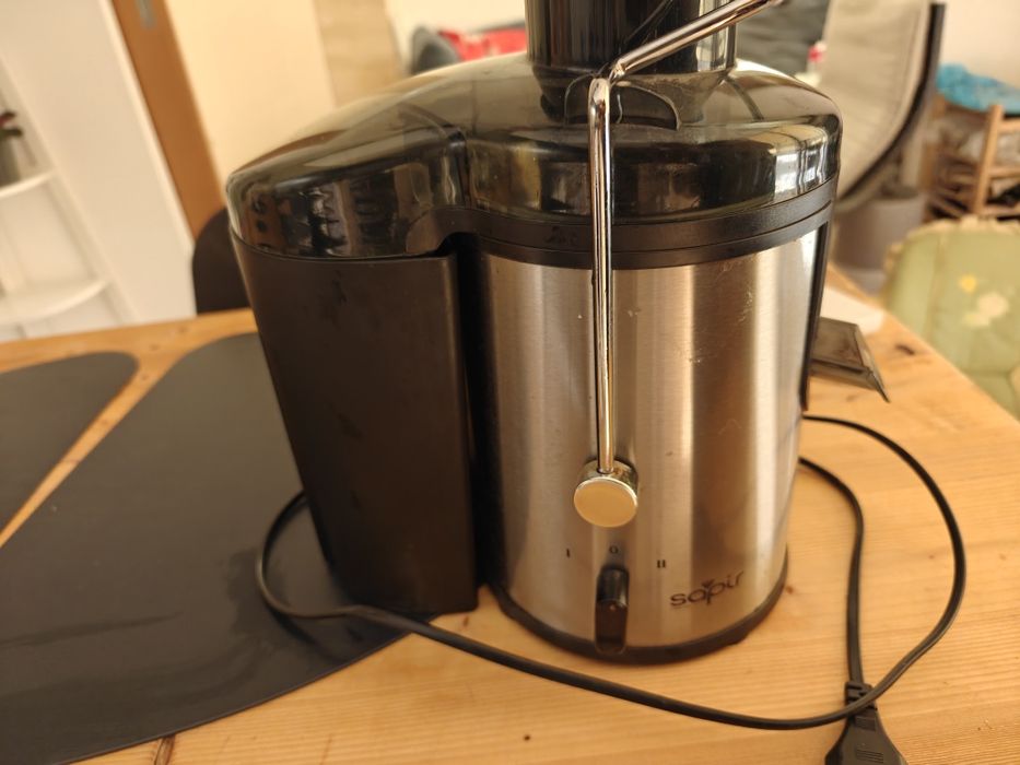 Мощна сокоизстисквачка Sapir (600W), инокс – отлично състояние