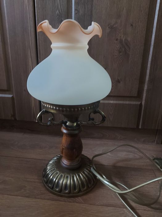 Аплици за стена, венге -19.50€/бр , Настолна лампа-23€