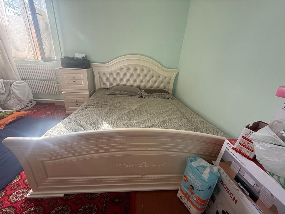 Спальня с тумбы.