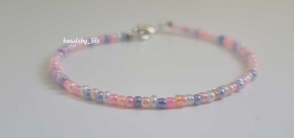 Ръчно изработени гривни и гердани от мъниста