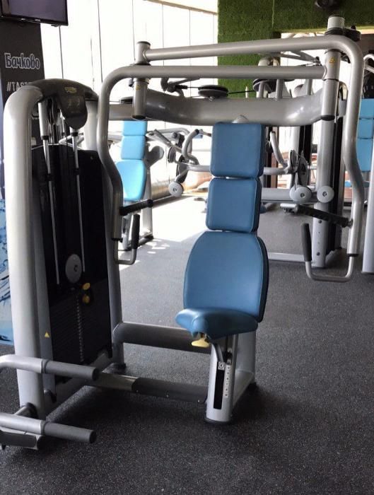 Фитнес уред Technogym Chest Press