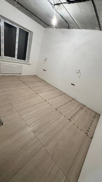 Плиточник укладки керамогранита