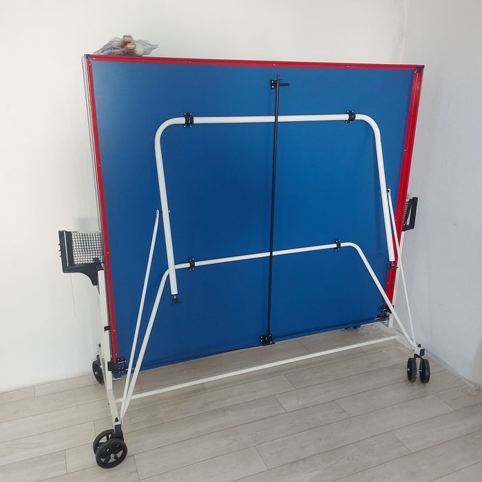 Теннисный стол..