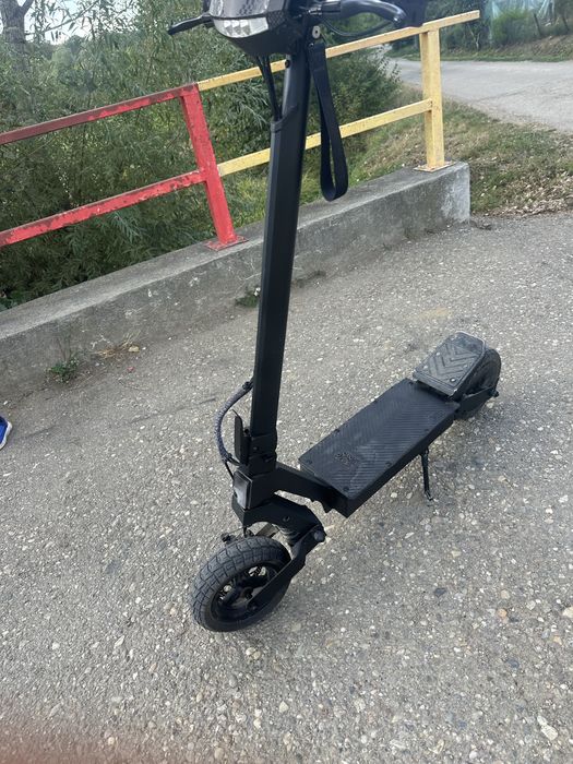 Vând trotinetă electrica kukirin g2