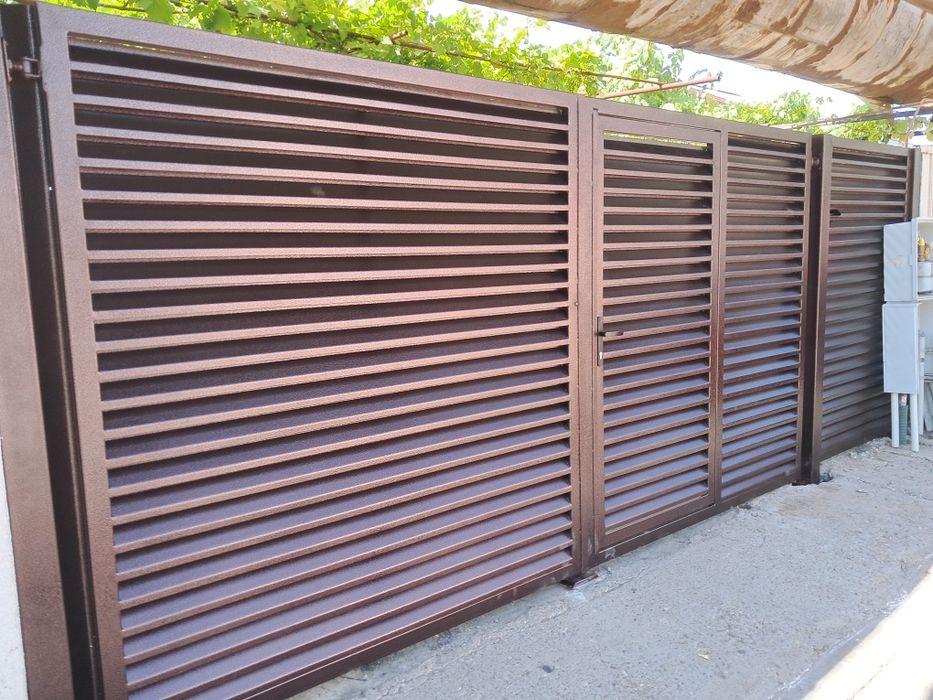 Model JALUZEA porți și garduri