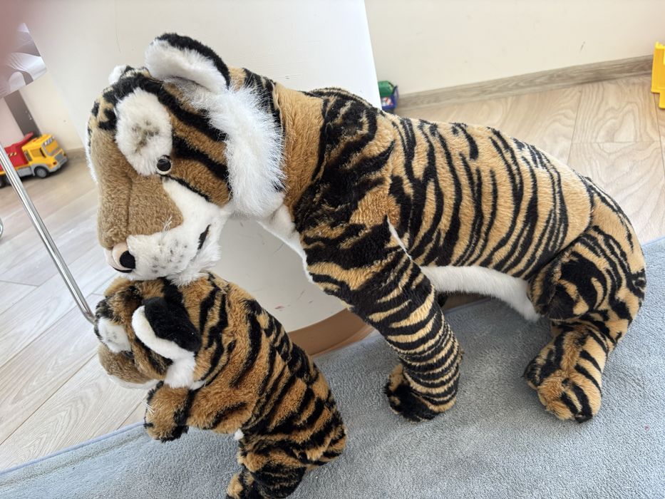 Плюшен тигър голям