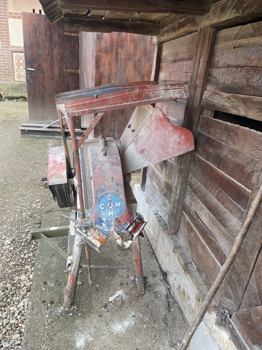 Moara macinat cereale (faina ) actionata priza de putere tractor