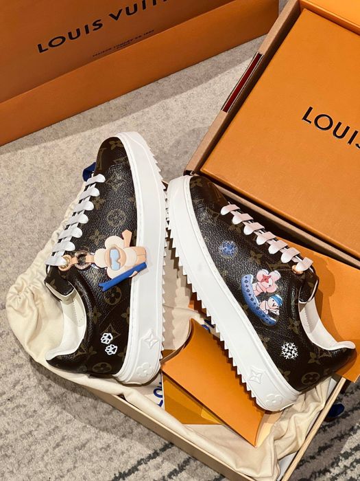 Adidasi Louis Vuitton