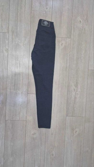 Джинсы женские в хорошем состоянии