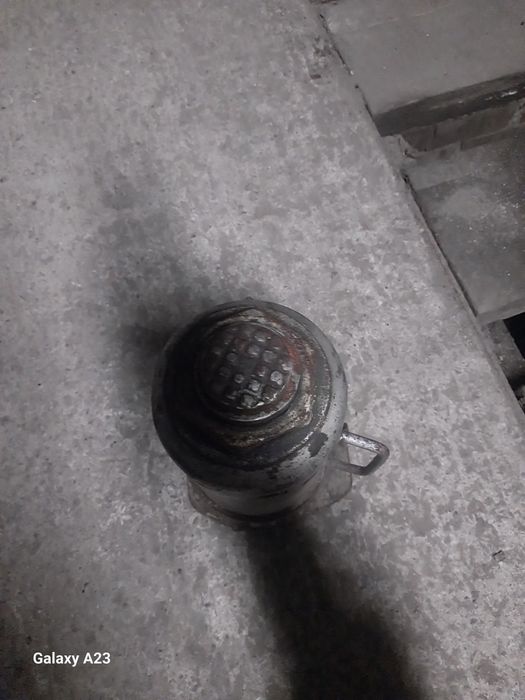 Продам домкрат 20 тонн