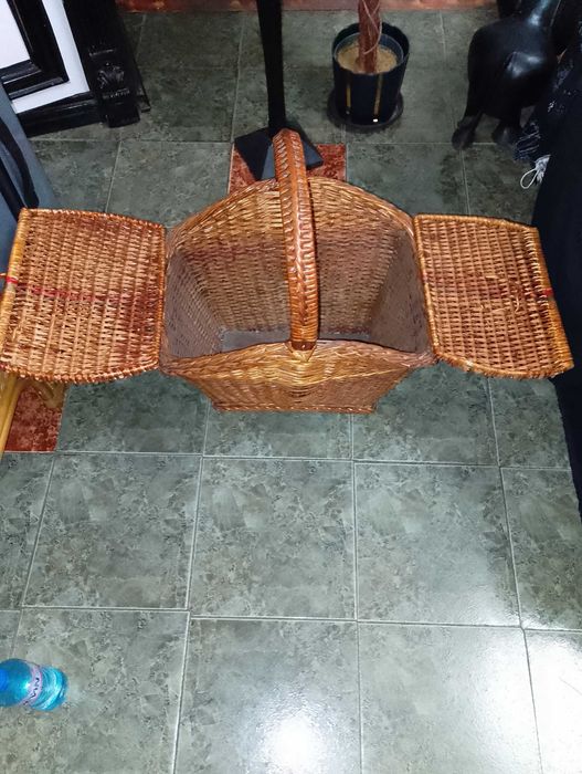 Кошница за пикник,дървена захарница на уплетена стойка