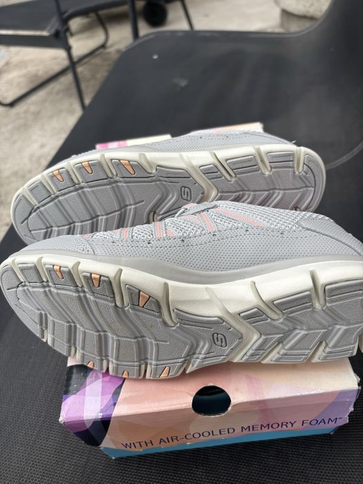 Skechers  marimea 36