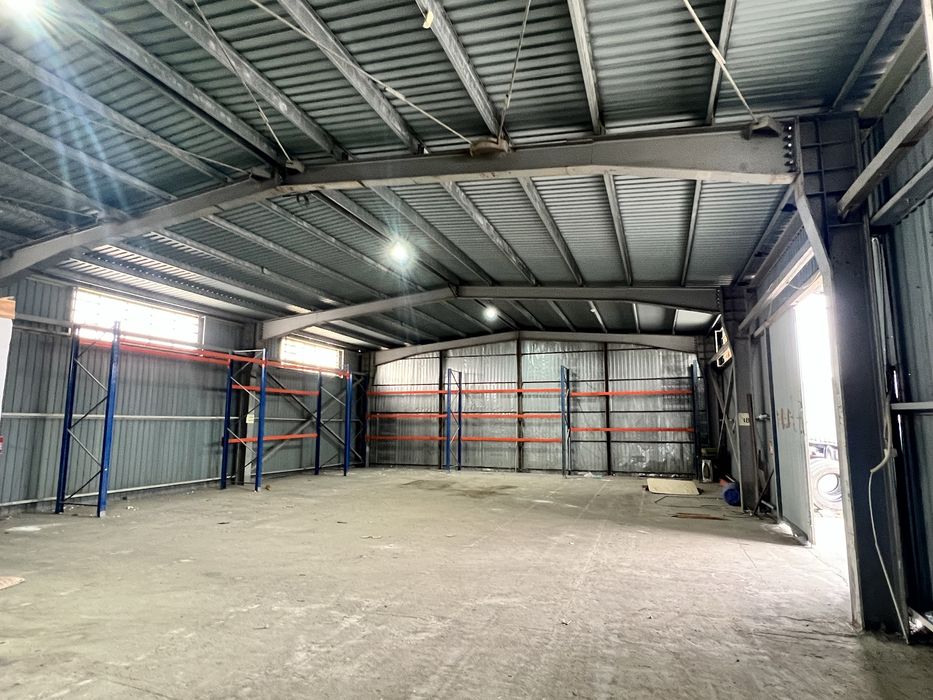 De inchiriat spatiu comercial, hale depozitare, birouri