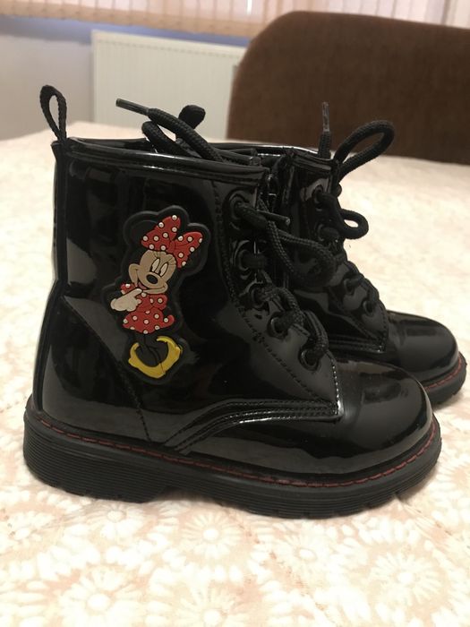 Боти за момиче 26 номер