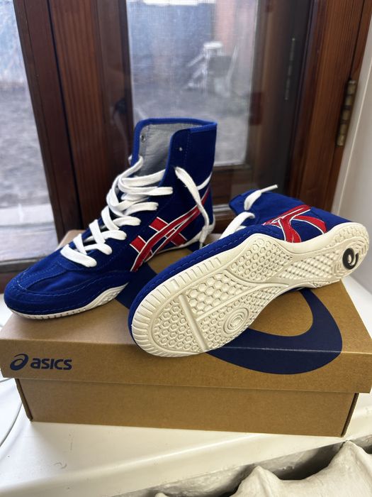 Борцовки ASICS новые 36 размер