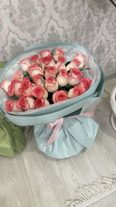 25 розовые розы продам