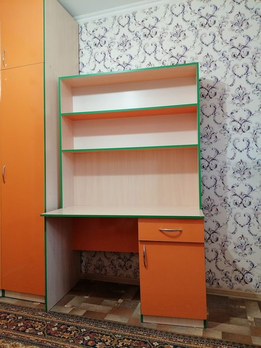 Журнал столы сатылады.