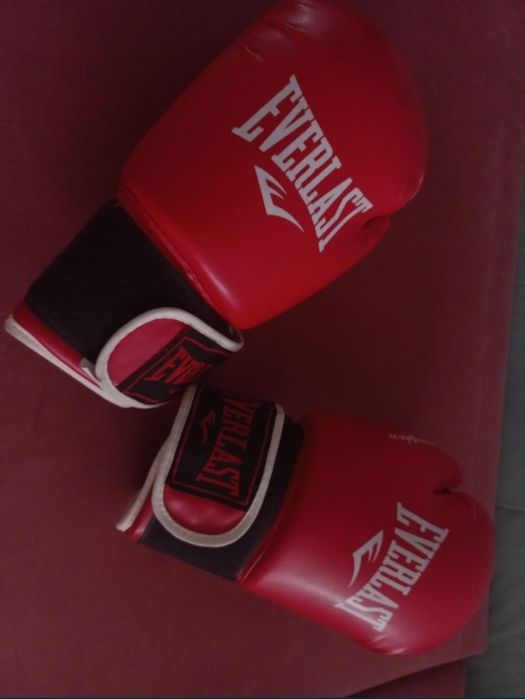 боксёрские перчатки