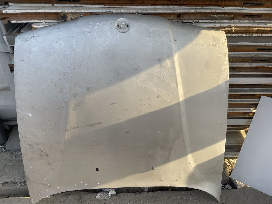 Капот от бмв пятерка 2011 года