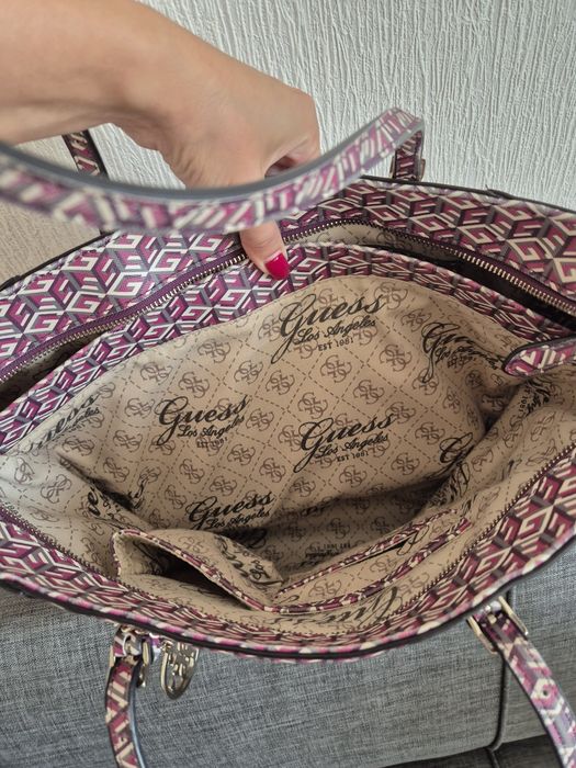 Дамска чанта Guess