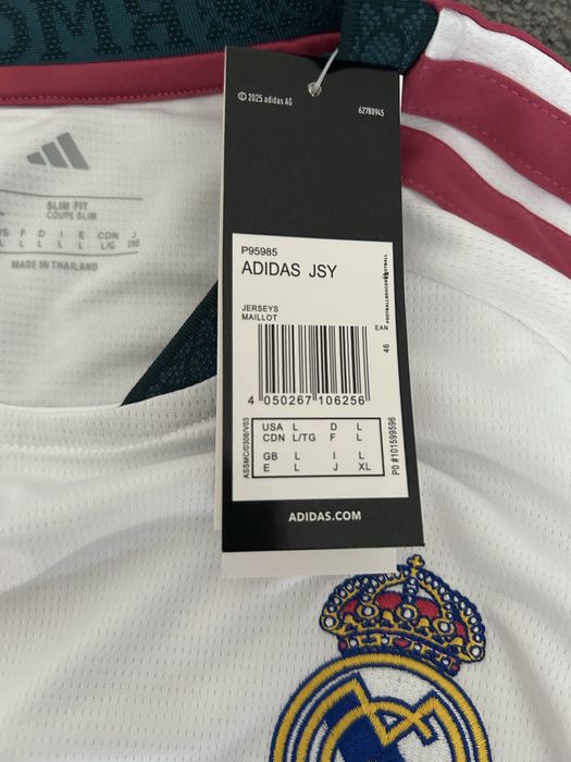 Tricou Real Madrid 2025/2026– Nou cu etichetă – M/L
