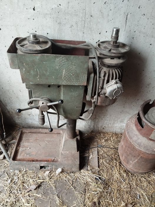 Продам сверлильный станок на 380