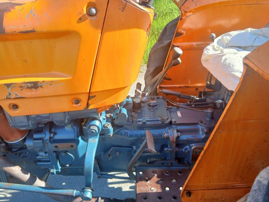 Tractor Fiat 450 45 cp în 3 cilindri, cutie cu doua manete recent adus