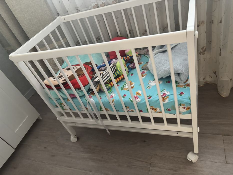 Продам Детскую кроватку  бу