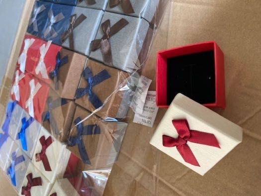 Eвтини кутии за пръстени и бижута!