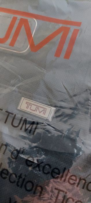 Продам сумку через  плечо tumi