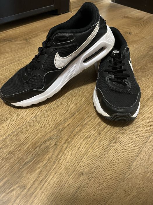 Дамски обувки  и Маратонки 40 номер