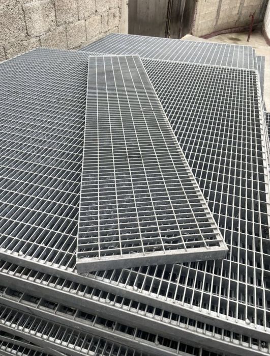 Trepte zincate galvanizate