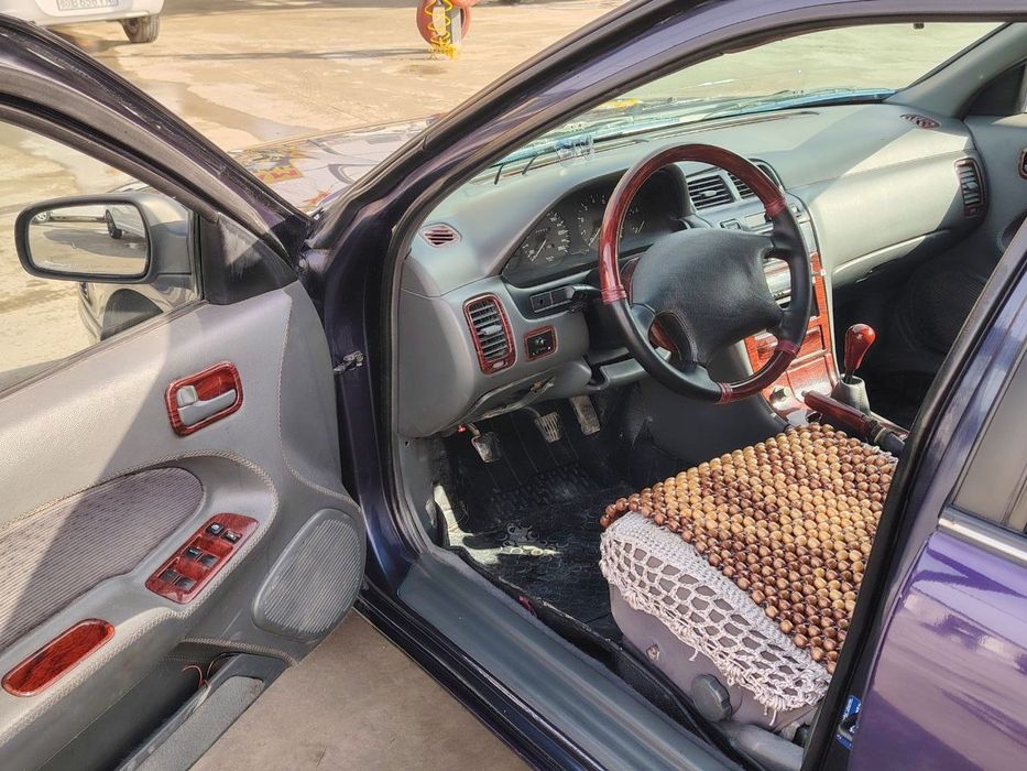 Nissan maxima 1997год