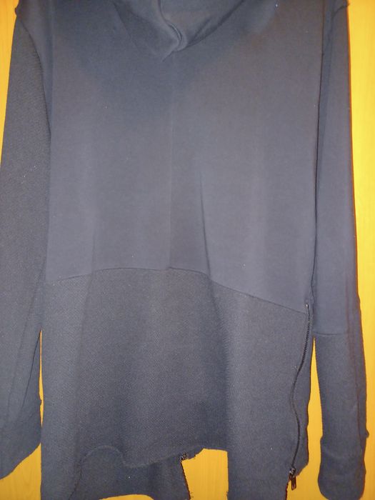 Vând hanorac modern foarte bun calitativ nou marca Zara L
