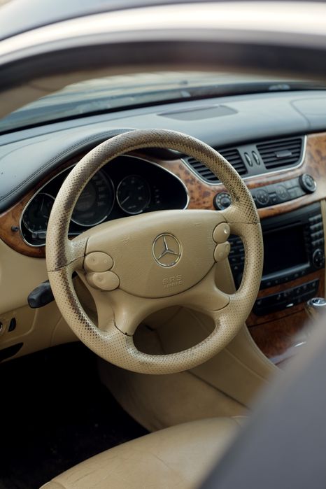 Dezmembrez Mercedes CLS320 350CDI CGI W219 bara capota far aripa sbc